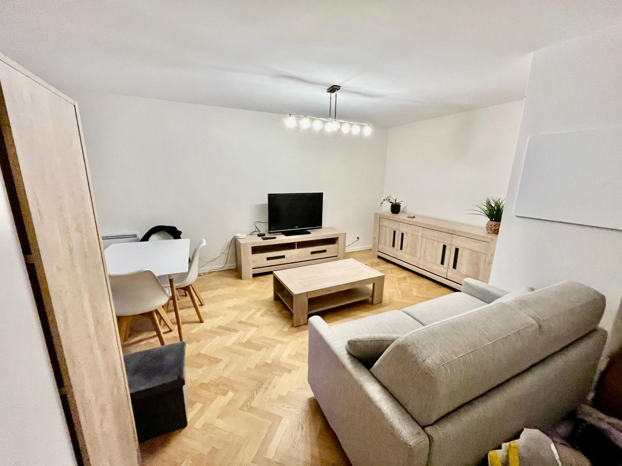Ferienwohnung Le Sept Avec Parking, Transfert Vaires-sur-Marne Exterior foto